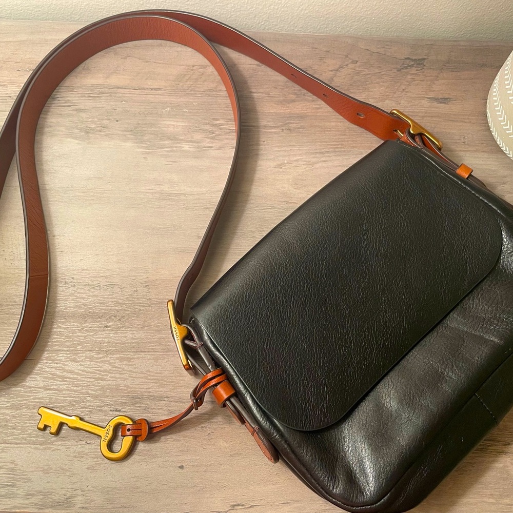 Aunthentic Fossil crossbody bag